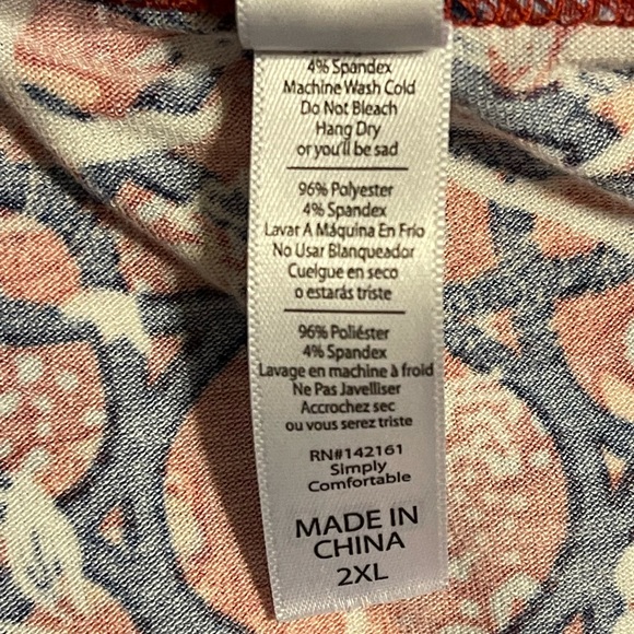 LulaRoe Size 2xl short sleeve shirt - Picture 3 of 4